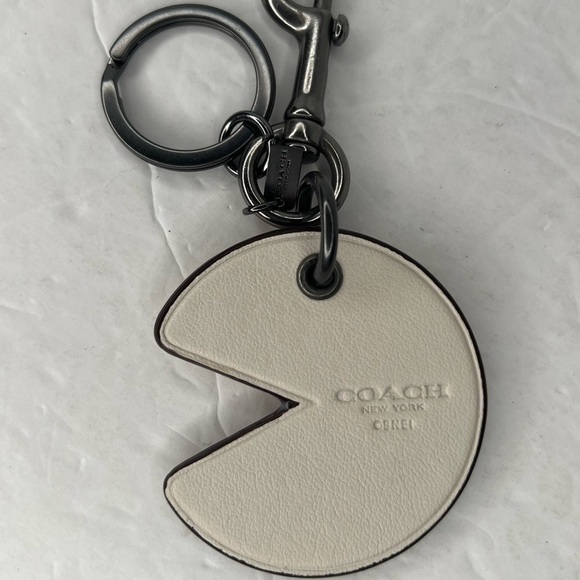 PAC MAN BAG CHARM (COACH F56751) BLACK/YELLOW RARE SOLD OUT! PAC-MAN KEYCHAIN - Picture 5 of 6